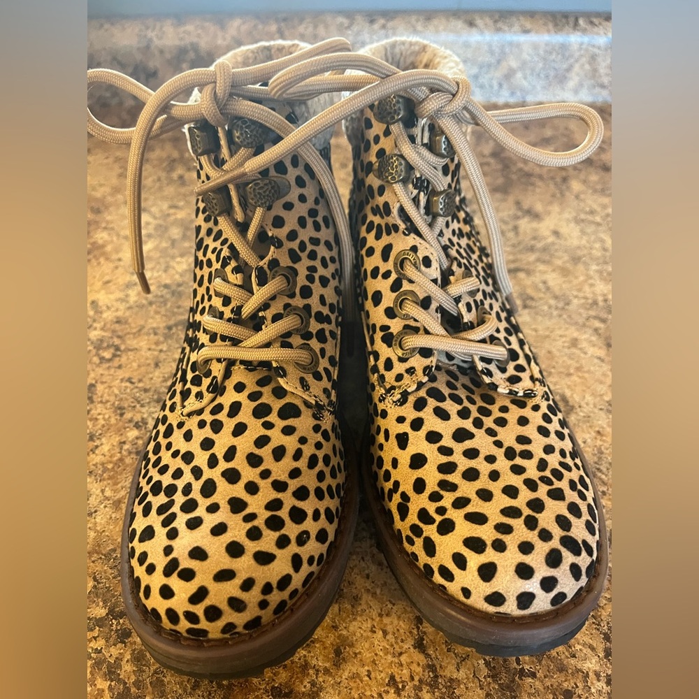 Blowfish Malibu Sand Pixie Leopard Lace Up Lined Ankle Boots Size‎ 8